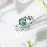 Between the Leaf Round Cut Moss Agate Ring©