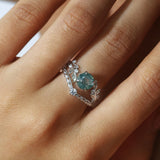 Between the Leaf Round Cut Moss Agate Ring©