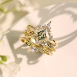 Victorian Lace Moss Agate Ring (Yellow Gold) ©
