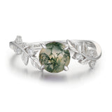 Between the Leaf Round Cut Moss Agate Ring©