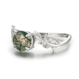 Between the Leaf Round Cut Moss Agate Ring©