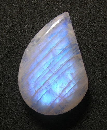THE CAPTIVATING AURA OF THE MOONSTONE: JUNE BIRTHSTONE JEWELRY