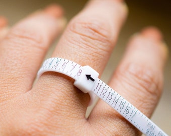 HOW TO MEASURE YOUR RING SIZE USING AZURA RING SIZER