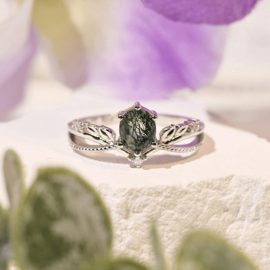 Calla Lily Moss Agate Ring (White Gold)