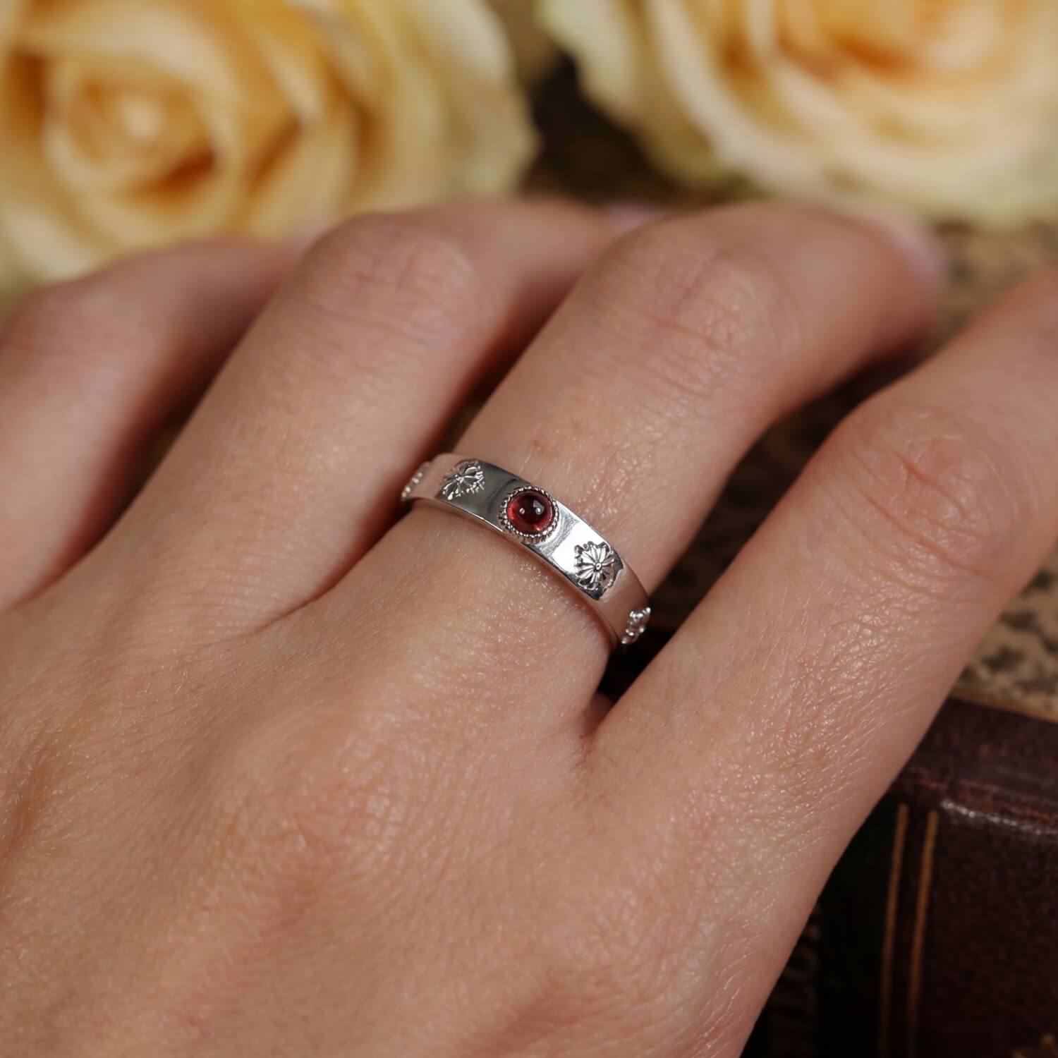 Howl's Moving Castle Ring (Female) – Azura New York