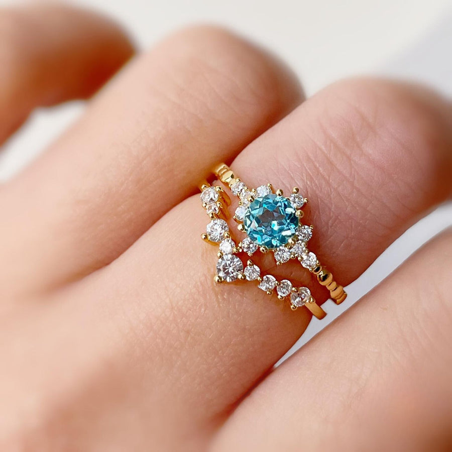 10K Yellow Gold - Clarity Blue Topaz Ring - Size 5