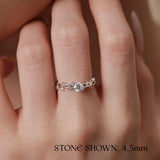 Everlasting Round Cut Moissanite Ring©