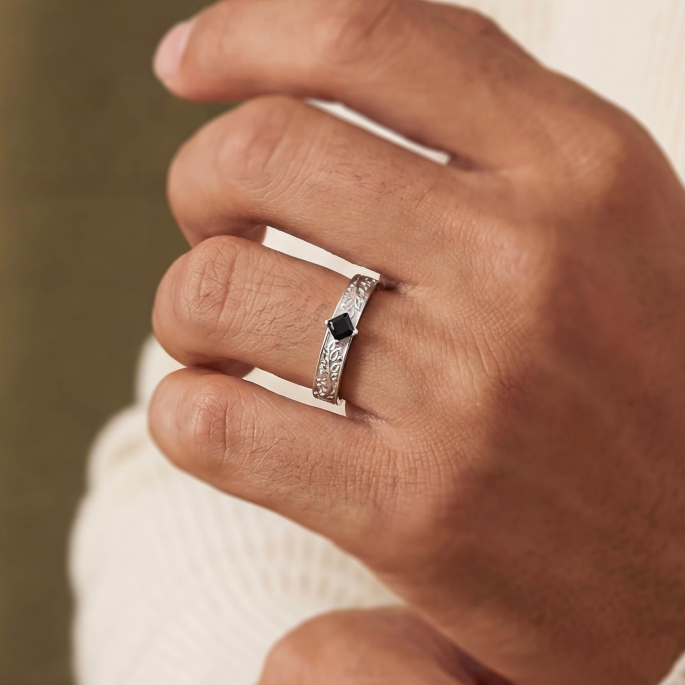Oakleaf Black Onyx Ring (Male) – Azura New York