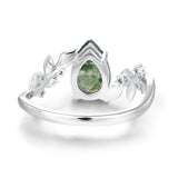 Between the Leaf Pear Moss Agate Ring©