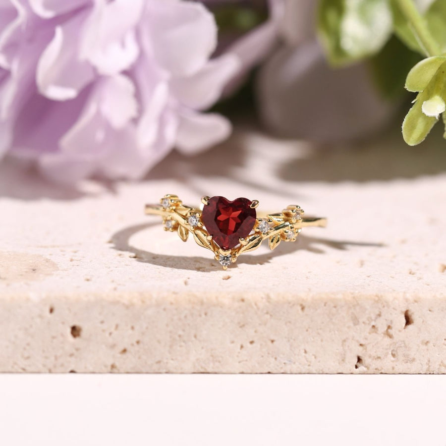 Heart’s Desire Red Garnet Ring (Yellow Gold)©