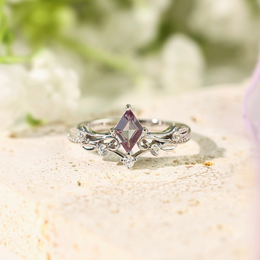 Victorian Lace Alexandrite Ring (White Gold)©