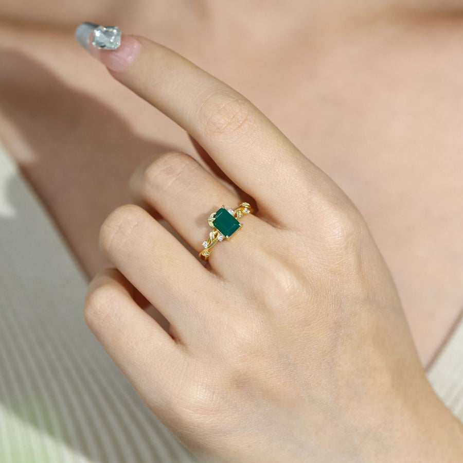 Earth Green Onyx Ring (Yellow Gold)