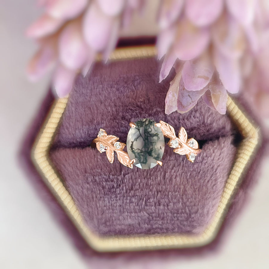 Between the Leaf Oval Moss Agate Ring (10K Solid Rose Gold)©