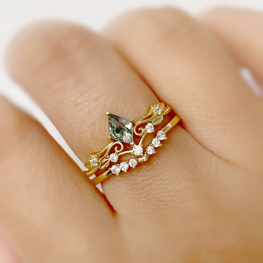 Victorian Lace Moss Agate© and Hearty Heart Ring Set (Yellow Gold)