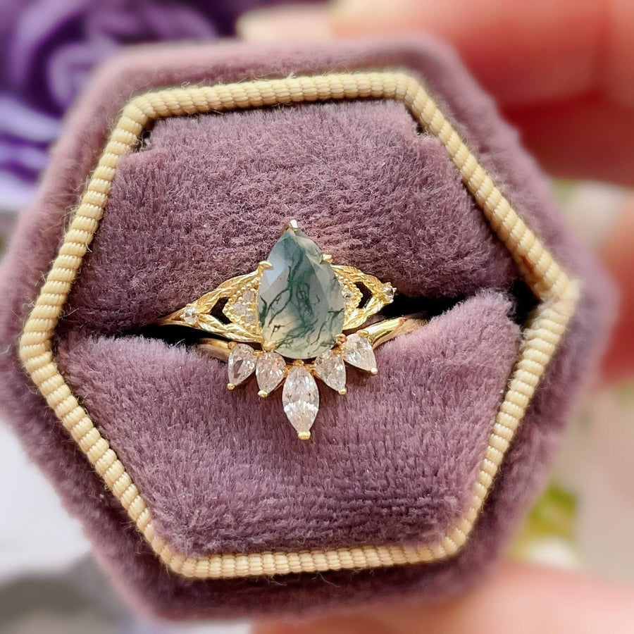 At First Sight Moss Agate Ring (Yellow Gold)
