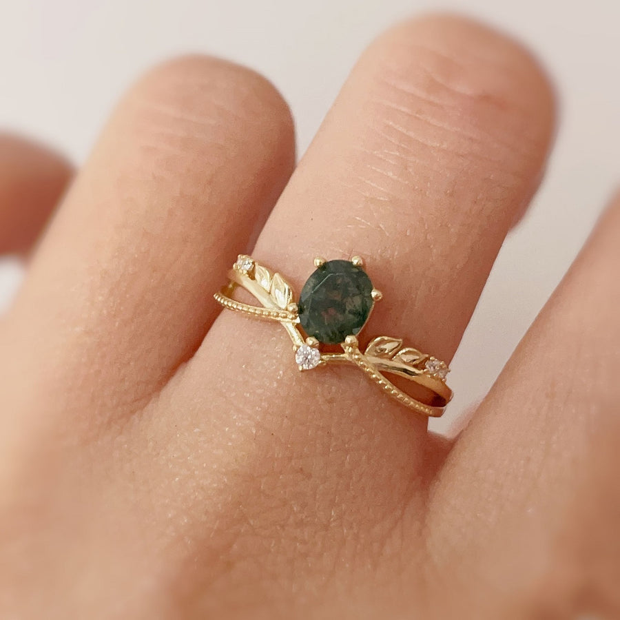 Calla Lily Moss Agate Ring (Yellow Gold)