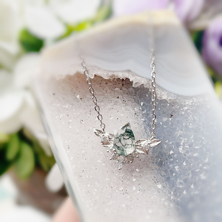To Bloom Again Moss Agate White Gold Necklace